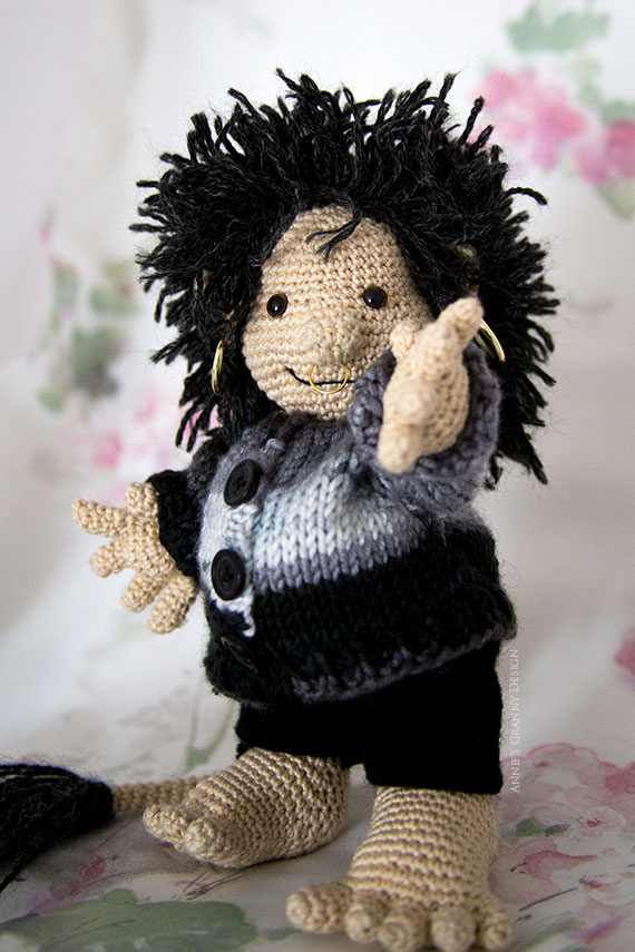 Crochet troll